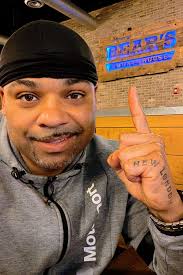 Looking to see if anyone makes these locally? Thanks