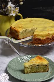 Er schmeckt frisch aus dem backofen mit etwas eis oder ausgekühlt mit geschlagener sahne. Karambakarina S Welt Rhabarberkuchen Mit Schmandguss Und Buchvorstellung Backschatze