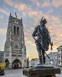 Van tongeren kreeg de rol op voorspraak van castingdirector hans kemna, die door herhaalde pleidooien bij producent joop van den ende de jonge acteur in de aandacht wist te krijgen. Die Stadt Von Tongeren Terra Mosana