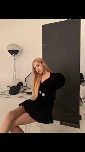 Dreaming of an ugly woman, however, means that you will go through an uncomfortable period. This Beautiful Woman S Arm Was Amputated But It Does Not Stop Her From Chasing Her Dream As A Model Blackpinkmemes