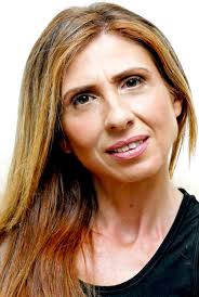 שנת 1995 היתה שנה נפלאה למוסיקת הבריט-פופ. אם בארה"ב הגראנג' והרוק שלטו  וכולם רצו להשמע (ולהראות) כמו נירוונה, סמשינג פאמפקינס ופרל ג'אם, באנגליה,  כקונטרה, צלילי האינדי והפופ היו הסאונד המרכזי, ולהקות כמו