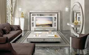 L'arredamento di lusso in questi ambienti richiede che essi siano funzionali, pratici, belli ed accattivanti, sia che il design scelto si ispiri a fattezze moderne sia che si preferiscano locali più classici. Mobili Moderni Di Lusso Per La Zona Living Vismara Design