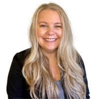 Amy Ladow's Instagram, Twitter & Facebook