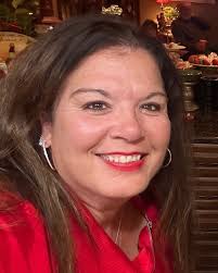 Each quarter, BlueCross celebrates two TeamBlue volunteers for serving  their communities. We recently talked to Michele Myers and Janet Seiber  about why volunteering is so important to them and how they like