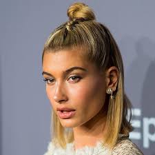 Female bob half up half down authorized? Can't find clarification in the  AFI. : r/AirForce