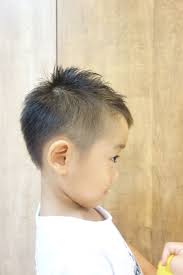ツーブロ アシメ スタイルギャラリー こども専門美容室 チョッキンズ 浦和美園 与野 津田沼 おゆみ野 レイクタウン つくば のキッズサロン 男の子 髪型 アシメ 子供の髪 子供カット