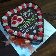 Nah, agar anda tak penasaran seperti apa resep membuat sajian kue nikmat yang satu ini. Kue Ulang Tahun Love 18cm Shopee Indonesia