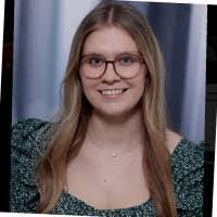 Miriam Maier's Instagram, Twitter & Facebook