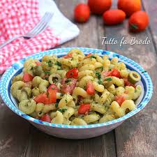 Una buona pasta fredda bimby pesto tonno e pomodori è il primo ideale nella stagione calda! Pasta Fredda Al Pesto Con Pomodorini E Olive Tutto Fa Brodo In Cucina