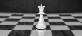 The Queen S Gambit Roundtable Cardinal Cream
