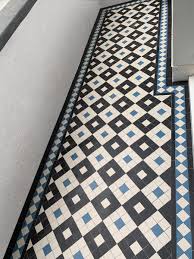 The term mosaic essentially means a design that is comprised of many smaller pieces of tile. Martinmosaic Martinmosaic Twitter