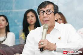 Istri menkum ham yasonna laoly, elisye widya ketaren meninggal dunia. Menteri Yasonna Ungkap Pasal Alat Kontrasepsi Untuk Cegah Anak Dari Seks Bebas Merahputih