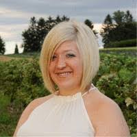 Maritere Cata's Instagram, Facebook & TikTok