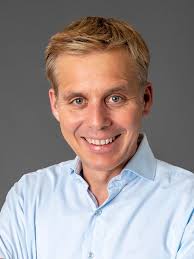 Reto Scherrer und andere Promis erzählen aus ihrer Pfadi-Zeit