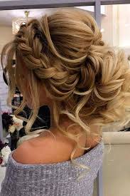 Wedding hairstyles for long hair can be done in the form of beehive in the front and pinning them with the help of hair clips. 33 Elegant Wedding Hairstyles For Long Hair Long Hair Styles Hair Styles Cool Braid Hairstyles
