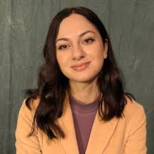 🎓 I'm excited to share that I earned my Master's in Communication in  Digital Media from the University of Washington! These past two years have  been a launchpad for creative exploration and