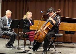 Profile for Suzanne Mueller, cellist