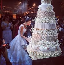 Giant Wedding Cake Fake Wedding Cakes Wedding Cake Art Wedding