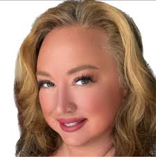 Jamie Nussbaum's Instagram, Twitter & Facebook