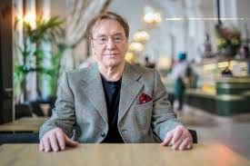 Gabor harsanyi is an awakening coach who frees people from thought addiction, allowing consciousness to awaken and to become the real guide. Awakening With Gabor Gabor Harsanyi