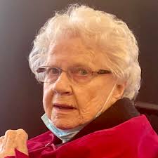 What are some activities to do around La Crosse when there isn't snow for  visitors from Virginia?