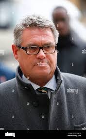 Alison Moed's Instagram, Twitter & Facebook