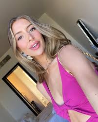 Kayla Rohrer's Instagram, Twitter & Facebook