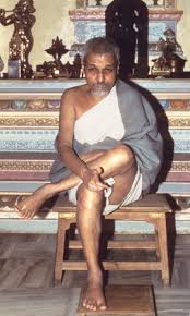 He first appeared at shegaon, a village in buldhana district, maharashtra as a young man in his twenties probably during february 1878. Biografie