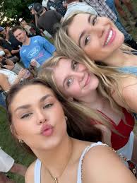 LIV (@livyyxh) • Threads, Say more