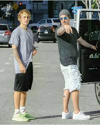 Pop sensation justin bieber's father jeremy bieber has reportedly been ordered to pay almost usd 13,000 for damaging a house. Pin By J Ss On Justin Justin Bieber Outfits I Love Justin Bieber Love Justin Bieber