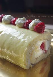 Buche Au Chocolat Blanc Et Framboise Ma Fleur D Oranger Buche Au Chocolat Chocolat Blanc Nappage Chocolat Blanc