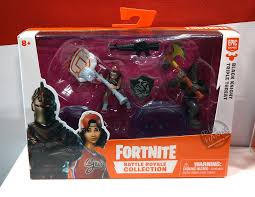 This outfit is jonesy with a knight helmet, with glowing red eyes. Idle Hands Toy Fair 2019 Moose Toys Calls In Fortnite Reinforcements