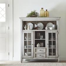 The heartland queen bedroom group, made by liberty furniture, is brought to you by lindy's furniture company. 824 Ch6066 Liberty Furniture Industries Inc Buffets Ernie S Store Inc