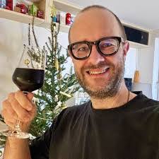 Robert Kralik's Instagram, Twitter & Facebook