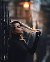 Portrait Photography Poses Guide For Photographers And Models Portrait Photography Poses Portrait Photography Women Urban Photography Portrait
