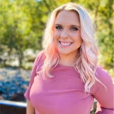 Amanda Souder's Instagram, Twitter & Facebook