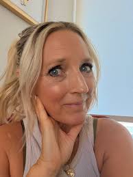 Liked the holiday wishes by the actors. Love this soap!