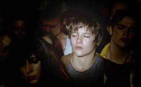 Auch die bezeichnung als thriller ist für mich nicht ganz passend, da auch die spannung erst ganz zum schluss aufkommt und echten nervenkitzel gab es für mich überhaupt nicht. Am Ende Der Kindheit Trailer Kritik Zum Film Tv Today