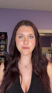 Ashley Falkenstein's Instagram, Twitter & Facebook