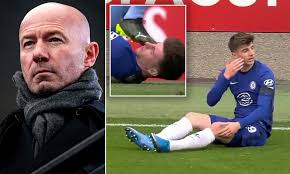 When fernando arrived in england in 2014, he joined a manchester city squad already featuring his fellow brazilian fernandinho. Fernandinho Lucky Not To See Red Man City Midfielder Catches Chelsea S Mason Mount In The Face Daily Mail Online