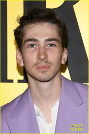 Cruel Summer's Olivia Holt & Harley Quinn Smith Glam Up For Vanity Fair's  Young Hollywood Party: Photo 1342574