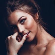 Stella Voss's Instagram, Twitter & Facebook