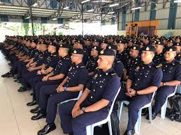 Pembantu penguat kuasa gred kp19. Jpj Malaysia On Twitter 5 14 10 2017 Selangor Lapor Diri Peserta Kursus Asas Pemeriksa Kereta Motor Pkm Gred Ab29 Di Kem Plkn Princess Heliza Sepang Https T Co Zmqjkpcps0