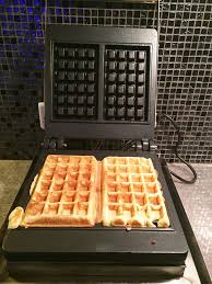Une Gaufre Croustillante Et Moelleuse Gaufres Gaufres Croustillantes Recette De Gauffre