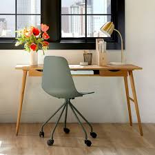 Build A Simple Reclaimed Wood Table Chairs For Small Spaces Dining Room Colors Best Dining Room Colors