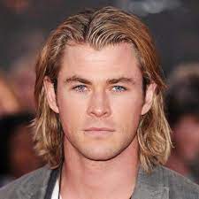 Short sides + long top. Chris Hemsworth Haarschnitt Super Haar Modelle Long Hair Styles Men Chris Hemsworth Hair Mens Hairstyles