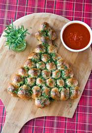 Tapas party snacks für party appetizers for party appetizer recipes shrimp appetizers food shrimp sausage appetizers gourmet appetizers spanish appetizers. 16 Tasty Appetizer Recipes Decorated In Christmas Colors Christmas Tree Food Christmas Food Recipes