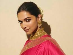 From Kajol To Madhuri Dixit 6 Hairstyles To Flatter Dreamy Saris Times Of India Beautiful actresses indian actresses madhuri dixit saree. from kajol to madhuri dixit 6