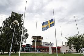 Örebro läns flygplats ab är verksam inom stödtjänster till lufttransport och hade totalt 36 anställda 2019. Tzbj Xyn9rfvdm