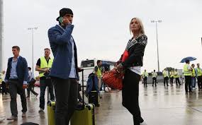 On april 12, 2012, he scored his second ever league goal for real madrid in a match against barcelona, which took team's goal tally to 108, breaking previous league record in. Sami Khedira Wife No Real Madrid Midfielder Isn T Married Girlfriend Is Lena Gercke Pictures Photo Name